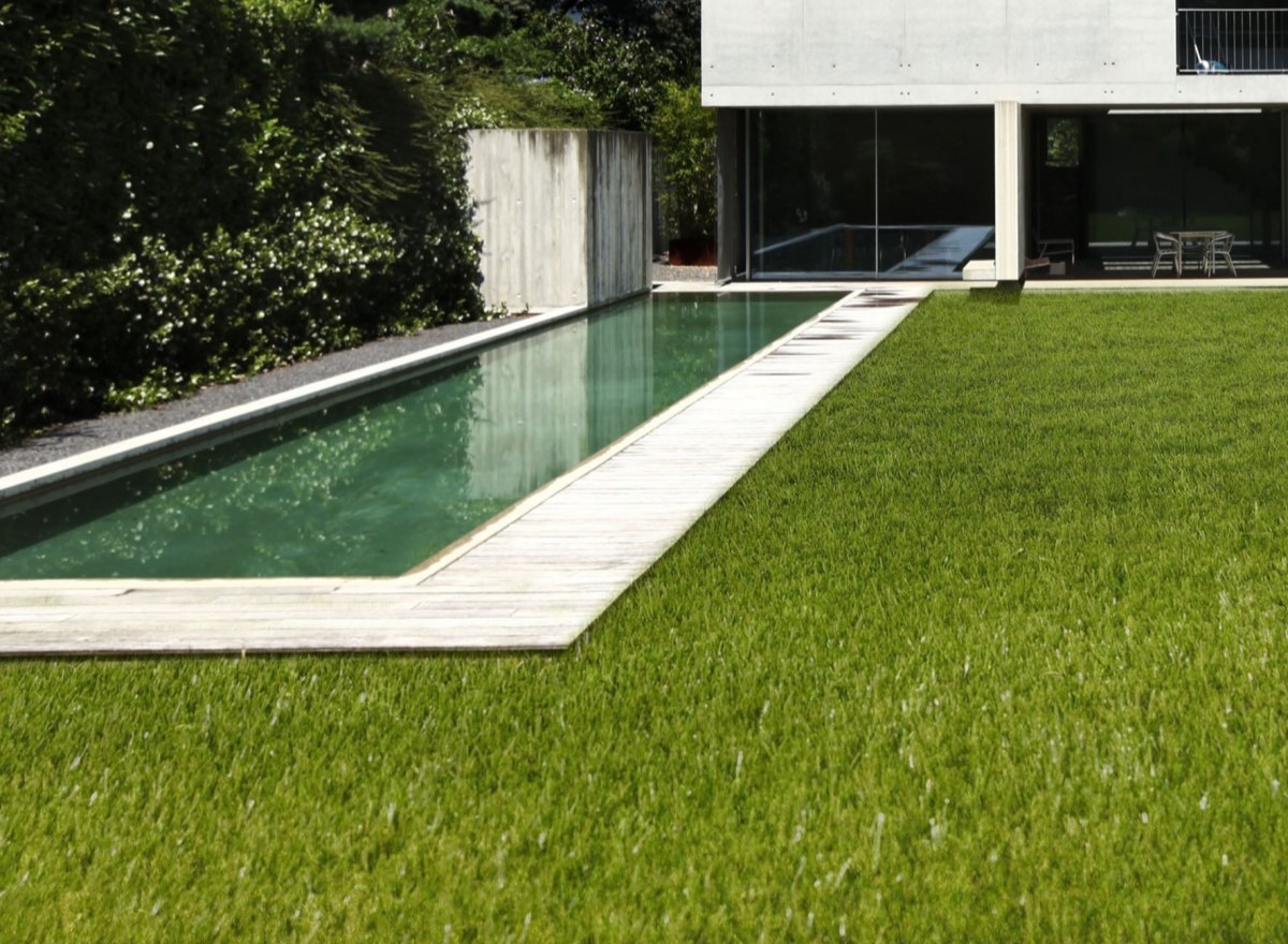 Gazon synthétique haut de gamme 52 mm pour jardin luxueux